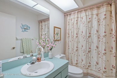 Welcome to the serene GlenLakes golf lifestyle! This move-in on Glen Lakes Country Club in Florida - for sale on GolfHomes.com, golf home, golf lot