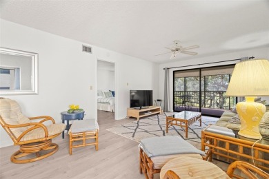 BEAUTIFUL END UNIT on the 2nd floor with stunning golf course on Tarpon Springs Golf Course in Florida - for sale on GolfHomes.com, golf home, golf lot