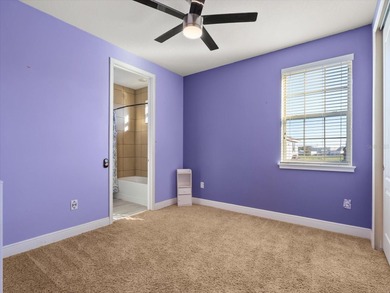 Short Sale. Beautiful CORNER LOT townhome located in amazing on Eagle Creek Golf Club in Florida - for sale on GolfHomes.com, golf home, golf lot