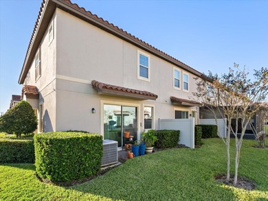 Short Sale. Beautiful CORNER LOT townhome located in amazing on Eagle Creek Golf Club in Florida - for sale on GolfHomes.com, golf home, golf lot