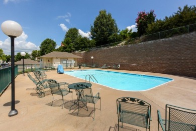 Meticulously kept 2 Bed, 2 Bath WALK-IN condo WITH GARAGE on Thousand Hills Golf Resort in Missouri - for sale on GolfHomes.com, golf home, golf lot