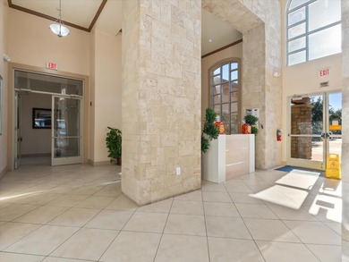 Short Sale. Beautiful CORNER LOT townhome located in amazing on Eagle Creek Golf Club in Florida - for sale on GolfHomes.com, golf home, golf lot