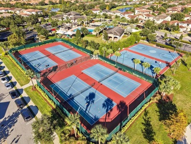 Short Sale. Beautiful CORNER LOT townhome located in amazing on Eagle Creek Golf Club in Florida - for sale on GolfHomes.com, golf home, golf lot