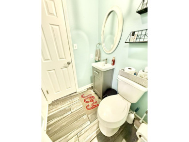 Fully remodeled, all-electric home with nearly 5,000 sq ft of on The Course at River Oaks in Arkansas - for sale on GolfHomes.com, golf home, golf lot
