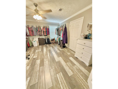 Fully remodeled, all-electric home with nearly 5,000 sq ft of on The Course at River Oaks in Arkansas - for sale on GolfHomes.com, golf home, golf lot