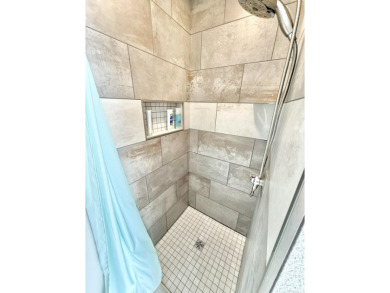 Fully remodeled, all-electric home with nearly 5,000 sq ft of on The Course at River Oaks in Arkansas - for sale on GolfHomes.com, golf home, golf lot