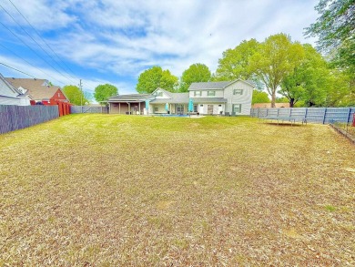 Fully remodeled, all-electric home with nearly 5,000 sq ft of on The Course at River Oaks in Arkansas - for sale on GolfHomes.com, golf home, golf lot