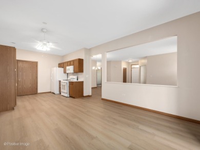 Carillon Ranch Townhome-All one level, Renovated & Refreshed on The Links at Carillon in Illinois - for sale on GolfHomes.com, golf home, golf lot