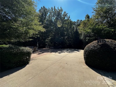 Apple Valley Farm Resort consists of 46 privately owned on Rumbling Bald Resort on Lake Lure in North Carolina - for sale on GolfHomes.com, golf home, golf lot