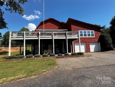 Apple Valley Farm Resort consists of 46 privately owned on Rumbling Bald Resort on Lake Lure in North Carolina - for sale on GolfHomes.com, golf home, golf lot