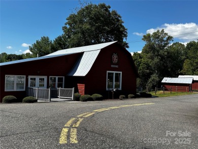 Apple Valley Farm Resort consists of 46 privately owned on Rumbling Bald Resort on Lake Lure in North Carolina - for sale on GolfHomes.com, golf home, golf lot