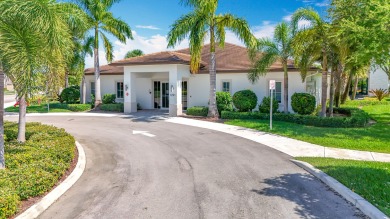 Welcome to this beautiful designed 3-bedroom + den, 2.5-bathroom on Crystal Lake Country Club in Florida - for sale on GolfHomes.com, golf home, golf lot