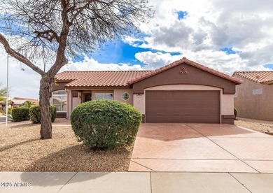 Beautifully maintained 2 bed, 2 bath cornerlot home offering on Deer Valley Golf Course in Arizona - for sale on GolfHomes.com, golf home, golf lot