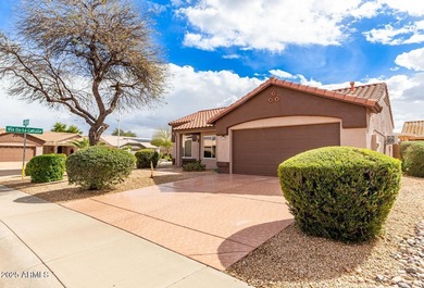 Beautifully maintained 2 bed, 2 bath cornerlot home offering on Deer Valley Golf Course in Arizona - for sale on GolfHomes.com, golf home, golf lot
