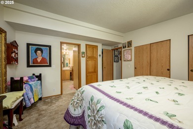 Welcome to this beautiful home located in McMinnville Oregon on Bayou Golf Club - Bayou in Oregon - for sale on GolfHomes.com, golf home, golf lot