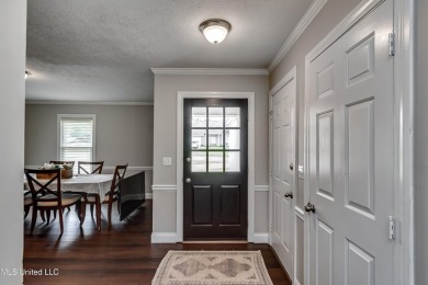 Beautifully maintained 4/3 home on sought after Deerfield Golf on Colonial Country Club Deerfield in Mississippi - for sale on GolfHomes.com, golf home, golf lot