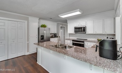 Beautifully maintained 4/3 home on sought after Deerfield Golf on Colonial Country Club Deerfield in Mississippi - for sale on GolfHomes.com, golf home, golf lot