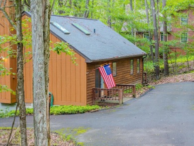 Welcome to 'Putter's Paradise', a delightful cabin nestled in on Alpine Lake Resort in West Virginia - for sale on GolfHomes.com, golf home, golf lot