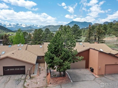 Easy living at Vista Lane! Drop off your groceries & hit the on Lake Estes Golf Course in Colorado - for sale on GolfHomes.com, golf home, golf lot