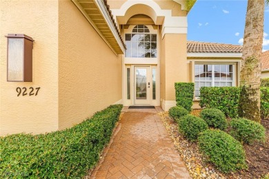 GOLF MEMBERSHIP INCLUDED + ASSESSMENT PAID! It's the perfect on Colonial Country Club in Florida - for sale on GolfHomes.com, golf home, golf lot