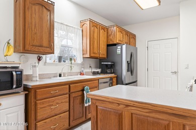 Move-in-ready one level condo tucked away on a quiet cul-de-sac on Lake Tansi Village Country Club in Tennessee - for sale on GolfHomes.com, golf home, golf lot