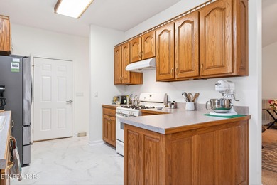 Move-in-ready one level condo tucked away on a quiet cul-de-sac on Lake Tansi Village Country Club in Tennessee - for sale on GolfHomes.com, golf home, golf lot