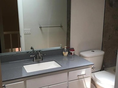 3 bed, 2 bath townhouse in a quiet northwest Enid neighborhood on Pheasant Run in Oklahoma - for sale on GolfHomes.com, golf home, golf lot