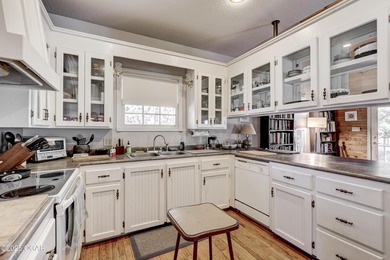 Welcome to this 4-bedroom, 2 1/2-bath Briarbrook beauty. The on Briarbrook Golf Course in Missouri - for sale on GolfHomes.com, golf home, golf lot