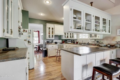 Welcome to this 4-bedroom, 2 1/2-bath Briarbrook beauty. The on Briarbrook Golf Course in Missouri - for sale on GolfHomes.com, golf home, golf lot