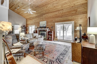 Welcome to this 4-bedroom, 2 1/2-bath Briarbrook beauty. The on Briarbrook Golf Course in Missouri - for sale on GolfHomes.com, golf home, golf lot