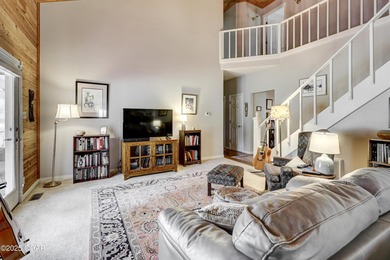 Welcome to this 4-bedroom, 2 1/2-bath Briarbrook beauty. The on Briarbrook Golf Course in Missouri - for sale on GolfHomes.com, golf home, golf lot