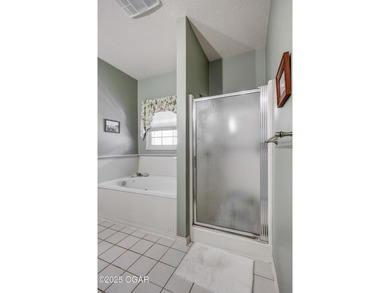 Welcome to this 4-bedroom, 2 1/2-bath Briarbrook beauty. The on Briarbrook Golf Course in Missouri - for sale on GolfHomes.com, golf home, golf lot