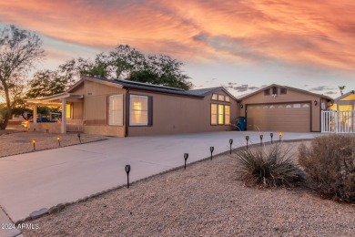 Extraordinarily upgraded 3 bed/2 bath on a large corner cul de on Sun Lakes Country Club in Arizona - for sale on GolfHomes.com, golf home, golf lot