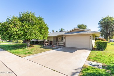 Discover this adorable 2-bedroom twin home situated in the on Sun City Lakes West and East in Arizona - for sale on GolfHomes.com, golf home, golf lot