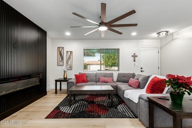 Discover this adorable 2-bedroom twin home situated in the on Sun City Lakes West and East in Arizona - for sale on GolfHomes.com, golf home, golf lot