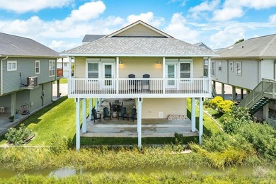 Pirates Cove cottage overlooking the preserve and natural on Galveston Country Club in Texas - for sale on GolfHomes.com, golf home, golf lot