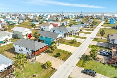 WONDERFUL updated and well-maintained home in Sea Isle! Gorgeous on Galveston Country Club in Texas - for sale on GolfHomes.com, golf home, golf lot