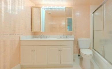 REDUCED! ***BEST VALUE IN WYNMOOR***IMPACT WINDOWS* WASHER/DRYER on Wynmoor Golf Course in Florida - for sale on GolfHomes.com, golf home, golf lot