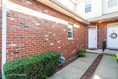 THIS 3 BEDROOM 2.5 BATHROOM TOWNHOME  FEATURES A WELL -THOUGHT on Boughton Ridge Golf Course in Illinois - for sale on GolfHomes.com, golf home, golf lot