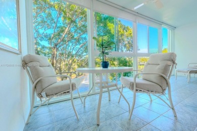 REDUCED! ***BEST VALUE IN WYNMOOR***IMPACT WINDOWS* WASHER/DRYER on Wynmoor Golf Course in Florida - for sale on GolfHomes.com, golf home, golf lot