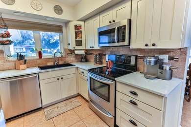 Welcome to this charming home in the Inverness Golf and Country on Inverness Golf and Country Club in Florida - for sale on GolfHomes.com, golf home, golf lot