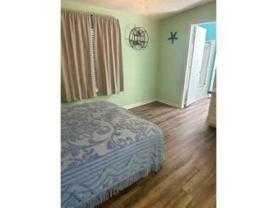 STUNNING GOLF COURSE VIEWS - 2 Bed 2 Bath - Spacious Home - $138 on Four Lakes Golf Club in Florida - for sale on GolfHomes.com, golf home, golf lot