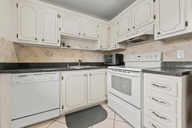 Beautiful 2-bedroom, 2-bath waterfront villa in the highly on Kings Point Golf - Executive in Florida - for sale on GolfHomes.com, golf home, golf lot