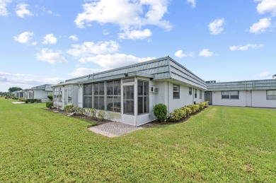 Beautiful 2-bedroom, 2-bath waterfront condo in the highly on Kings Point Golf - Executive in Florida - for sale on GolfHomes.com, golf home, golf lot