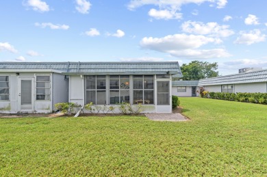 Beautiful 2-bedroom, 2-bath waterfront condo in the highly on Kings Point Golf - Executive in Florida - for sale on GolfHomes.com, golf home, golf lot