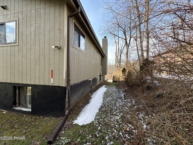 Welcome to this spacious and inviting 4-bedroom, 2-bath home on The Hideout Golf in Pennsylvania - for sale on GolfHomes.com, golf home, golf lot