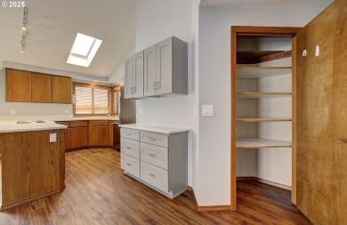 Fairway Village Move In Ready! One Level Two Bedroom Two Full on Fairway Village Golf and Country Club in Washington - for sale on GolfHomes.com, golf home, golf lot