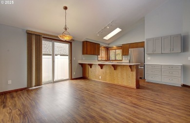 Fairway Village Move In Ready! One Level Two Bedroom Two Full on Fairway Village Golf and Country Club in Washington - for sale on GolfHomes.com, golf home, golf lot