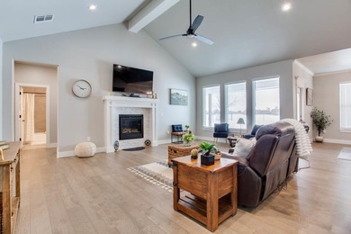 Beautiful Golf Course Home - Motivated Seller! This stunning on Pheasant Run in Oklahoma - for sale on GolfHomes.com, golf home, golf lot