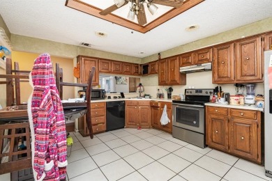 Very nice house in the prestigious Oakridge neighbourhood in on Duck Creek Golf Club in Texas - for sale on GolfHomes.com, golf home, golf lot